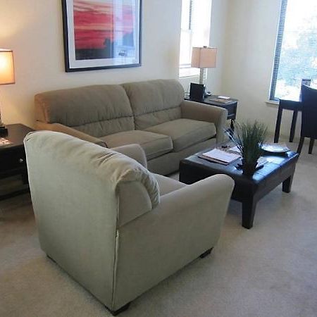 Oakwood At Alexan Lenox Hotel Шамбли Стая снимка
