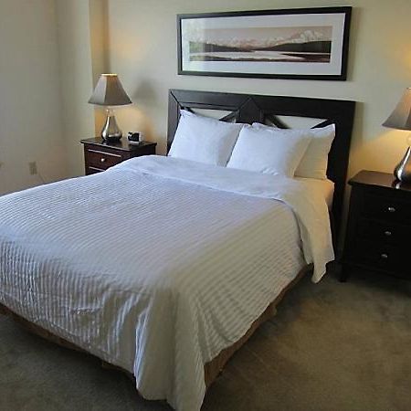 Oakwood At Alexan Lenox Hotel Шамбли Стая снимка